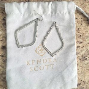 Silver tone kendra Scott earrings